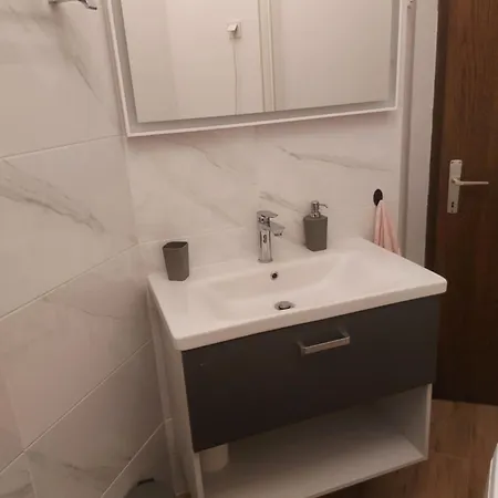 Гостевой дом & Soba Skarica 3*